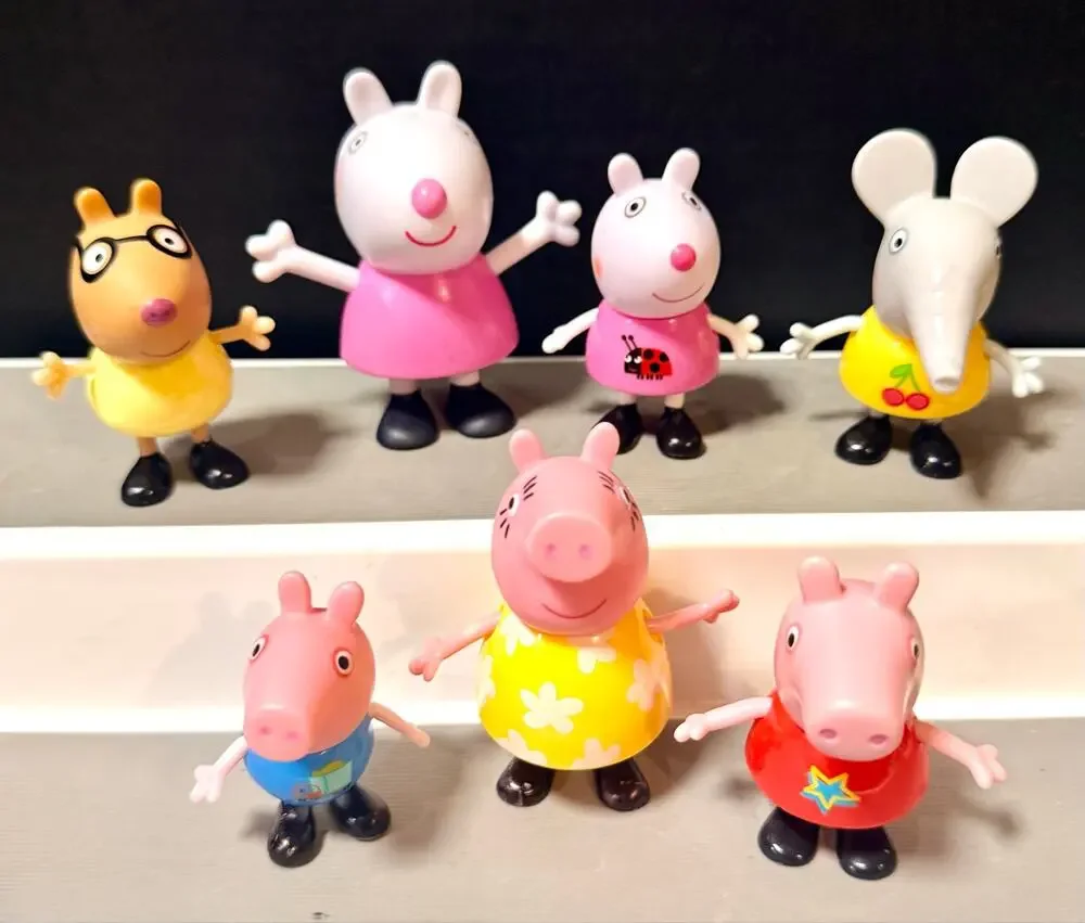Peppa Pig family members & classroom friends by Jazwares